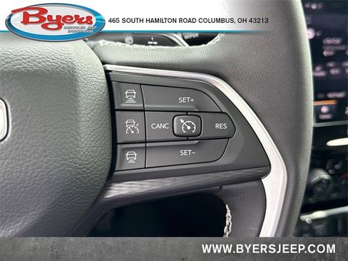 New 2025 Jeep Grand Cherokee Altitude image 19