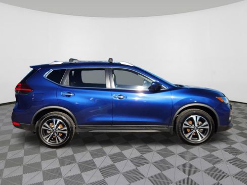 Used 2019 Nissan Rogue SV w/ Premium Package image 6