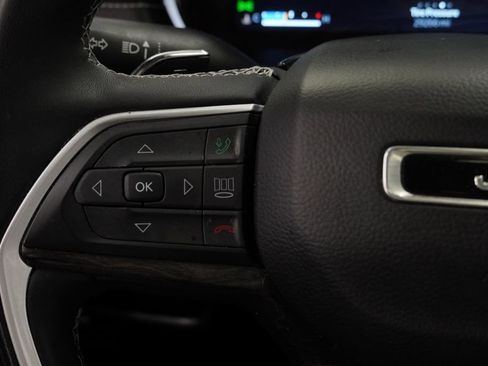 Certified 2023 Jeep Grand Cherokee Limited w/ Black Appearance Package image 40