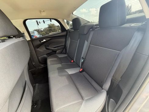 Used 2014 Ford Focus SE FWD image 17