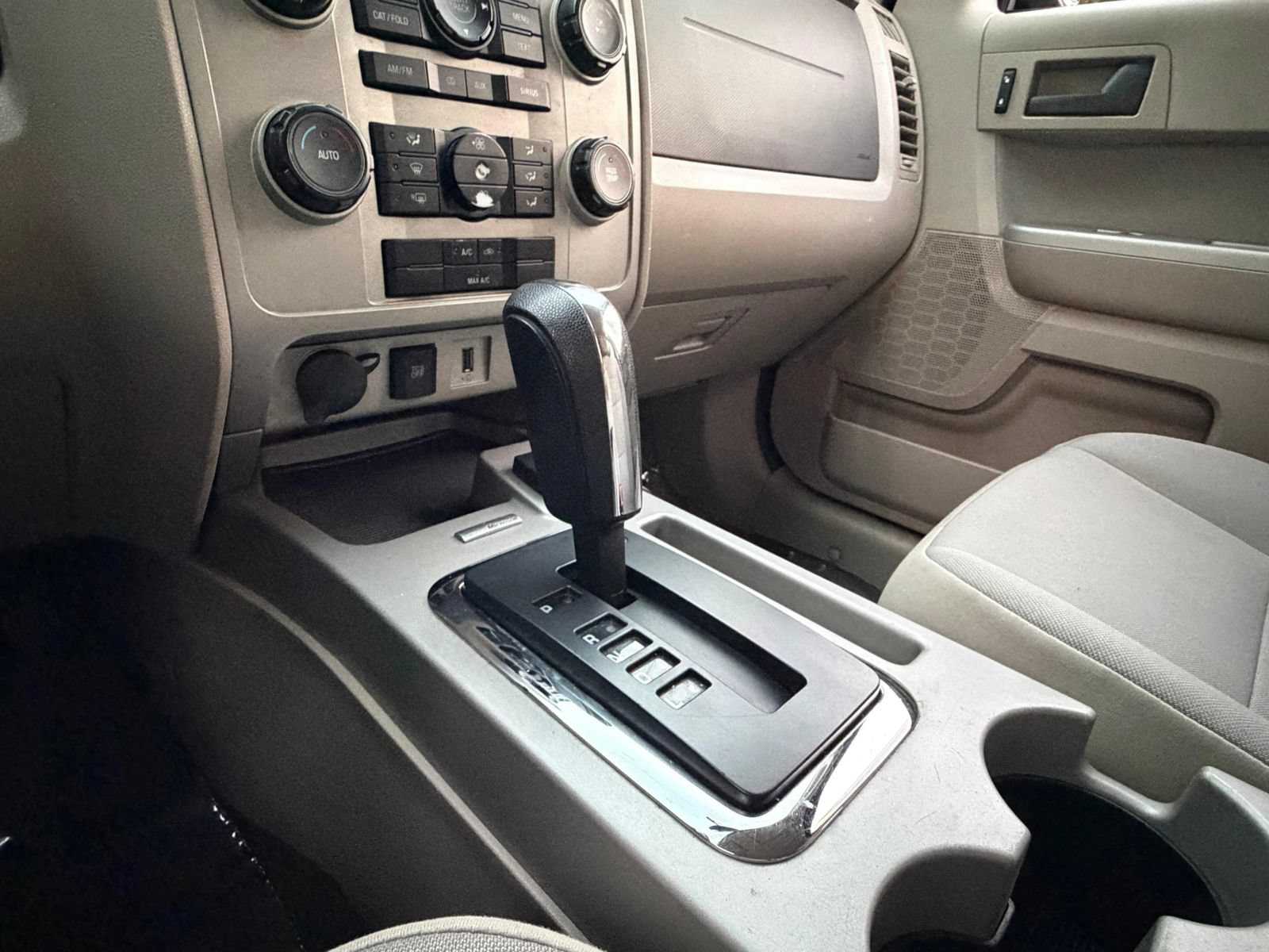 Used 2012 Ford Escape FWD Hybrid image 15