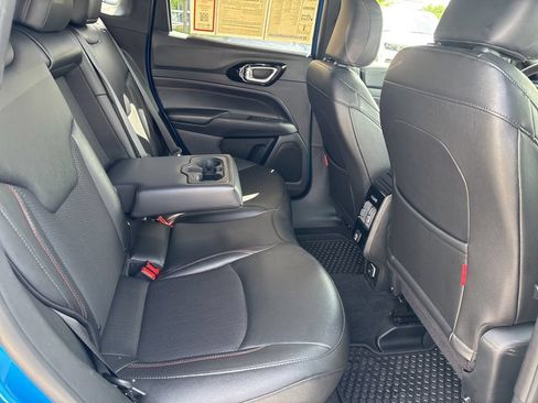Used 2025 Jeep Compass Trailhawk AWD/4WD image 45