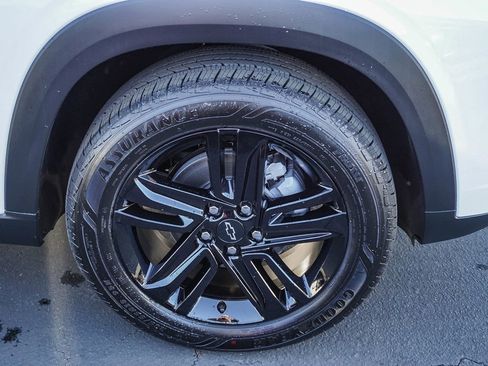 New 2026 Chevrolet Trax ACTIV w/ Sunroof Package FWD image 9