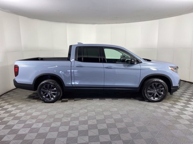 Used 2025 Honda Ridgeline Sport image 4