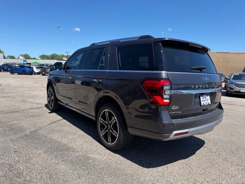 Used 2023 Ford Expedition Limited AWD/4WD image 6