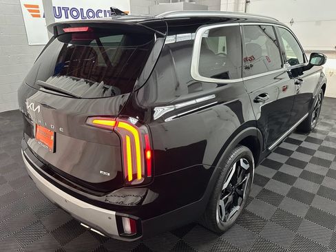 Used 2024 Kia Telluride EX w/ EX Captain's Chair Package AWD/4WD image 10