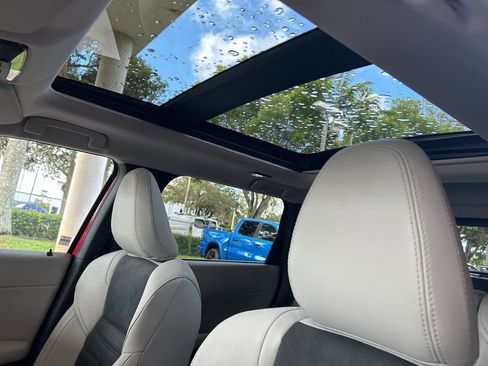 New 2025 Mitsubishi Outlander SE image 17