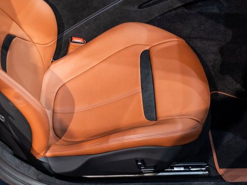 Certified 2022 Ferrari Roma image 37