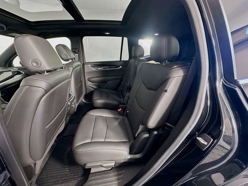 Used 2022 Cadillac XT6 Premium Luxury image 24