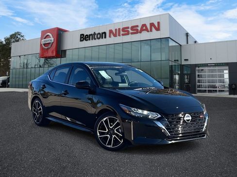 Certified 2025 Nissan Sentra SR w/ SR Premium Package image 4