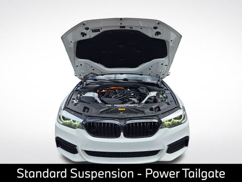 Used 2019 BMW 530e w/ M Sport Package RWD image 15