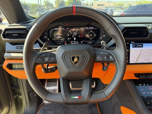 Used 2025 Lamborghini Urus SE AWD/4WD image 17