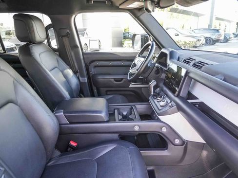 Used 2023 Land Rover Defender 110 SE AWD/4WD image 17
