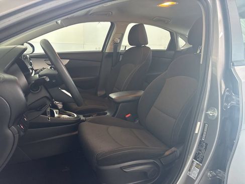 Used 2023 Kia Forte LXS FWD image 38