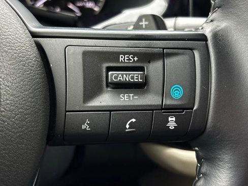 Certified 2024 Nissan Pathfinder SV w/ SV Premium Package FWD image 23