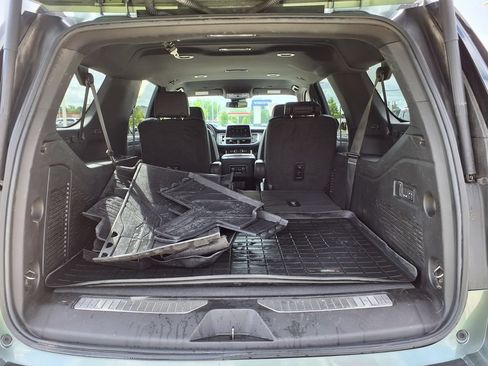 Used 2024 Chevrolet Suburban Z71 w/ Luxury Package AWD/4WD image 12