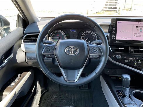 Used 2024 Toyota Camry SE w/ Audio Upgrade Package FWD image 9