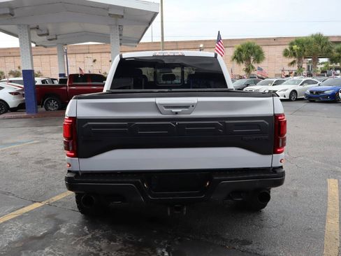 Used 2018 Ford F150 Raptor w/ Equipment Group 802A Luxury AWD/4WD image 4