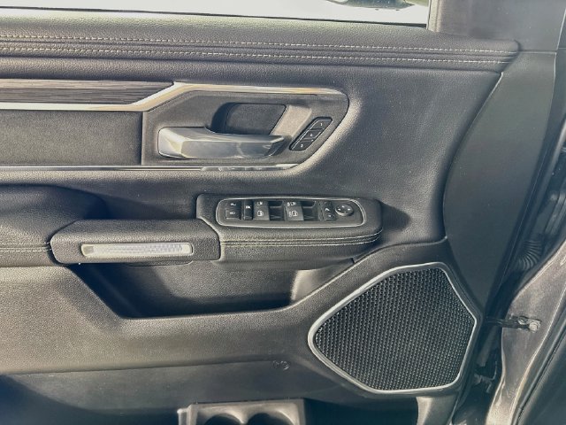 Used 2023 RAM 1500 Laramie AWD/4WD image 10
