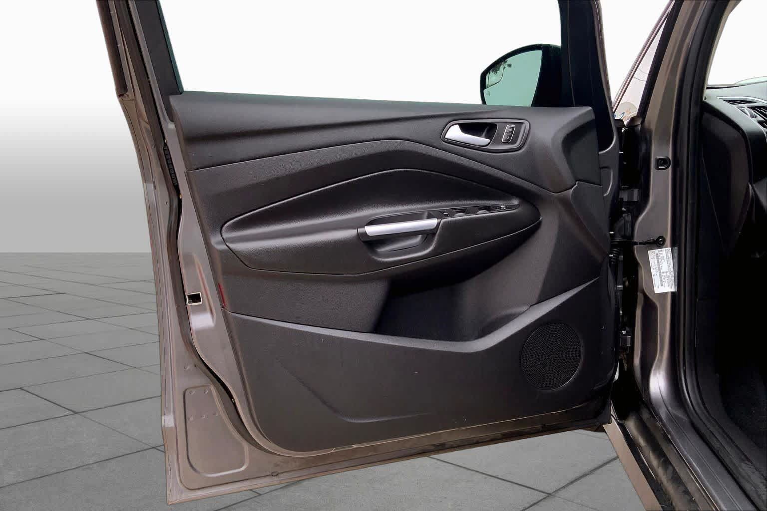 Used 2013 Ford C-MAX SEL FWD image 21