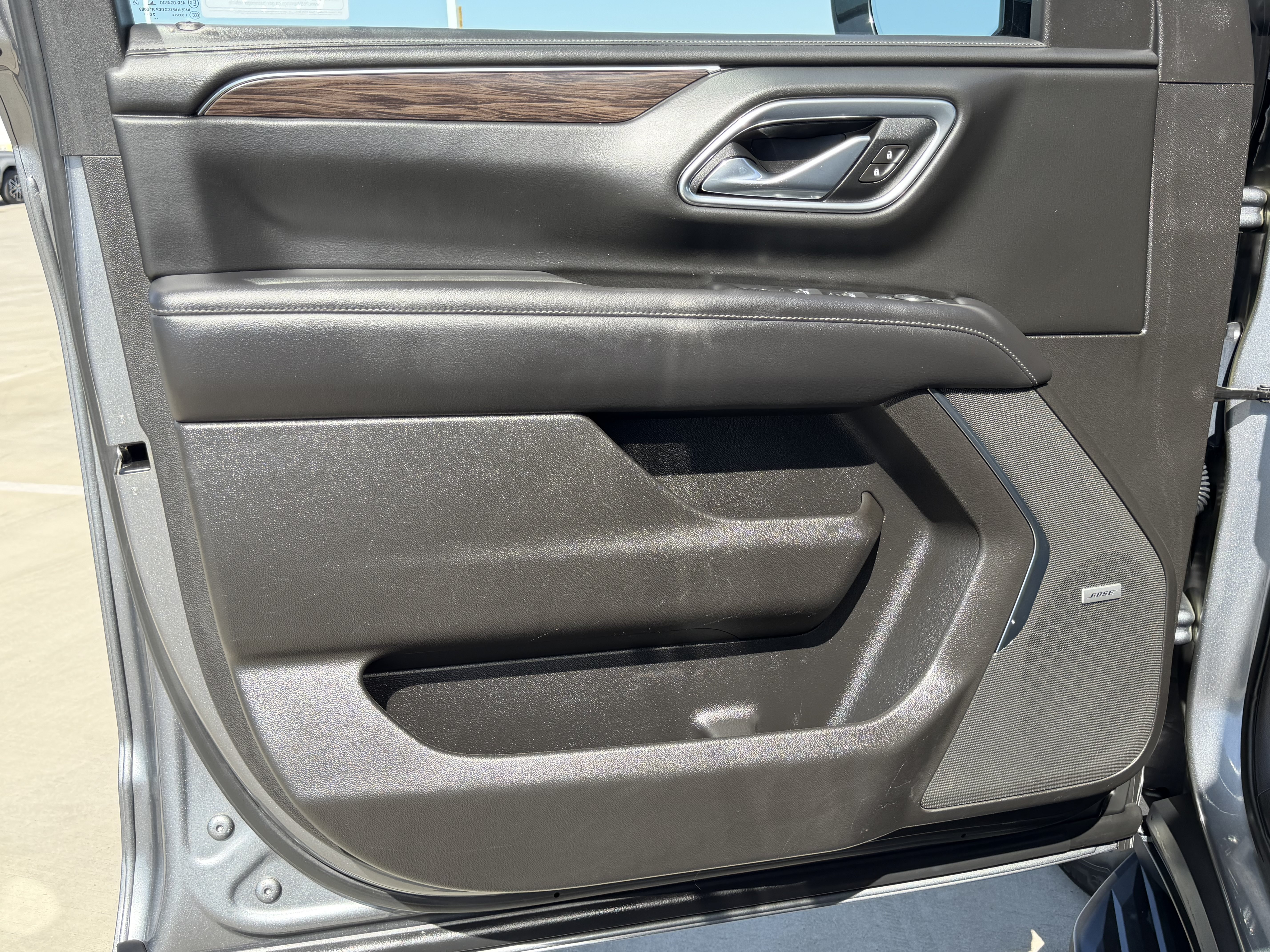 Used 2021 Chevrolet Tahoe LT w/ LT Signature Package RWD image 19