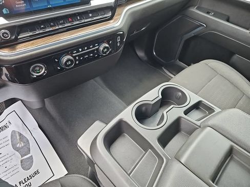 Used 2024 Chevrolet Silverado 1500 LT AWD/4WD image 29