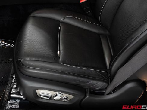 Used 2016 Rolls-Royce Wraith RWD image 38