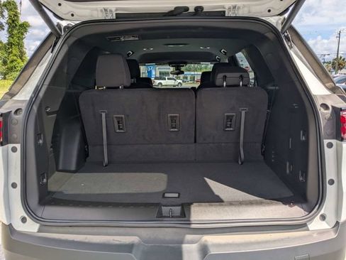 Used 2024 Chevrolet Traverse LT FWD image 13