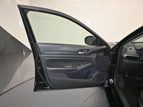 Certified 2024 Nissan Altima 2.5 SV FWD image 10