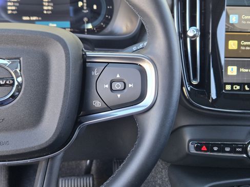 Used 2025 Volvo XC40 B5 Core w/ Protection Package Premier image 38