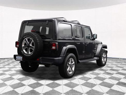 Used 2018 Jeep Wrangler Unlimited Sahara w/ Uconnect 4C Nav & Sound Group image 12