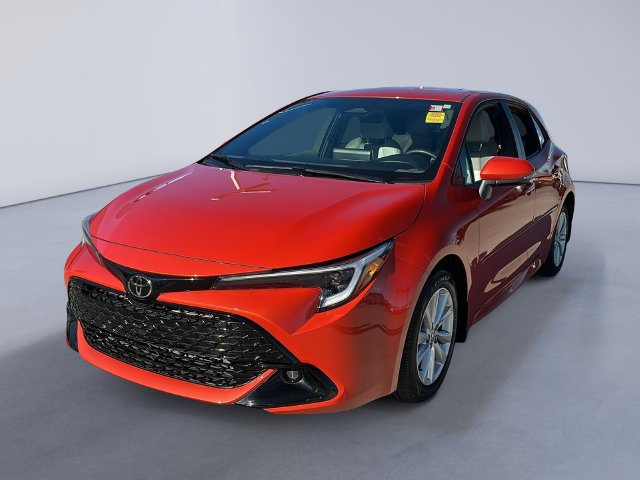 Used 2025 Toyota Corolla SE w/ SE Package FWD image 1