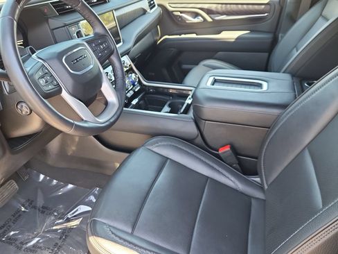 Used 2024 GMC Yukon Denali w/ Advanced Technology Package AWD/4WD image 12