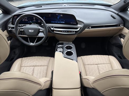 Used 2024 Cadillac Lyriq Luxury w/ Nappa Leather Package image 30