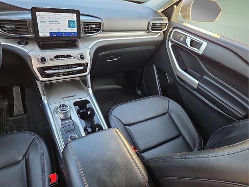 Certified 2023 Ford Explorer XLT w/ Equipment Group 202A image 13