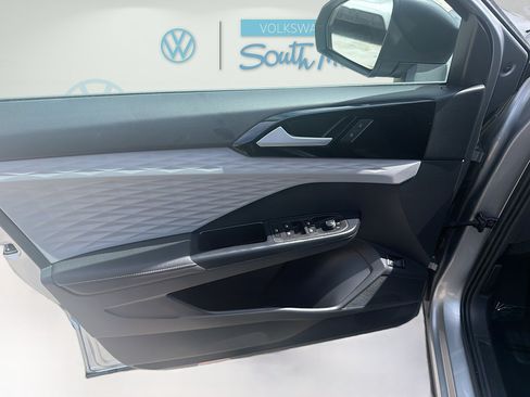 Certified 2024 Volkswagen Taos S FWD image 16