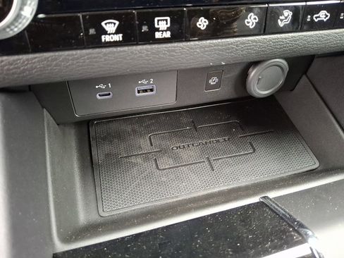 New 2025 Mitsubishi Outlander SE image 20