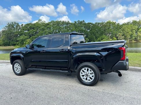 Used 2025 Toyota Tacoma SR AWD/4WD image 3