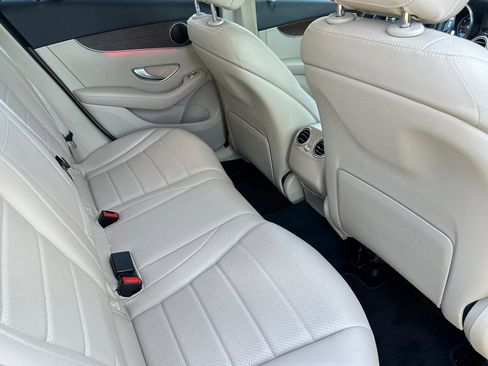 Used 2022 Mercedes-Benz GLC 300 image 29