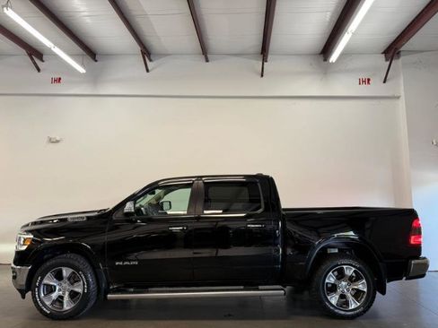 Used 2019 RAM 1500 Laramie AWD/4WD image 3