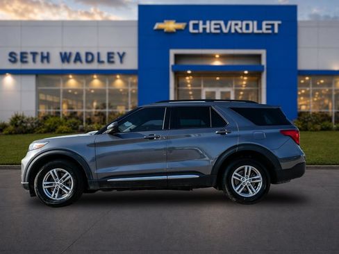 Used 2022 Ford Explorer XLT w/ Equipment Group 202A AWD/4WD image 61