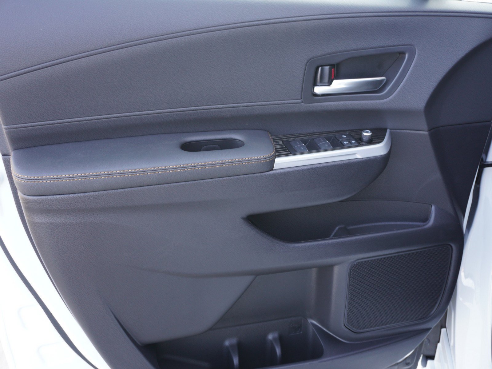New 2026 Toyota Sienna XLE Woodland Edition AWD/4WD image 19