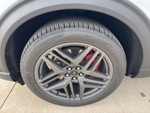 New 2026 Ford Explorer ST image 4