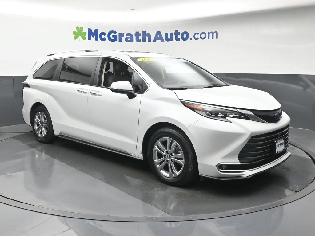 Used 2022 Toyota Sienna Platinum AWD/4WD image 2