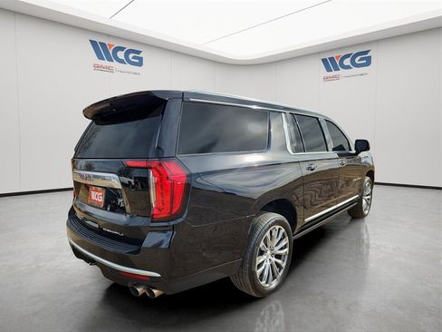 Used 2024 GMC Yukon XL Denali w/ Denali Reserve Package image 4