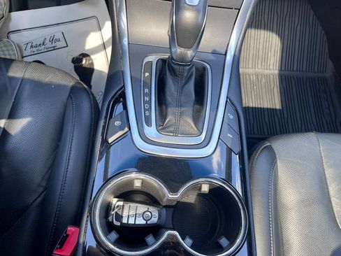 Used 2018 Ford Edge Titanium w/ Equipment Group 302A AWD/4WD image 18