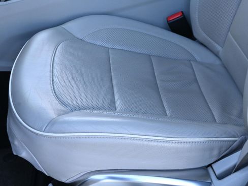 Used 2013 Mercedes-Benz GL 550 4MATIC image 28