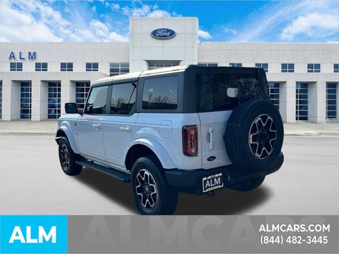 Used 2023 Ford Bronco Outer Banks image 9