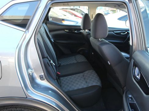 Used 2021 Nissan Rogue Sport SV FWD image 11
