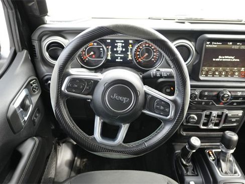 Used 2022 Jeep Wrangler Unlimited Sahara image 11